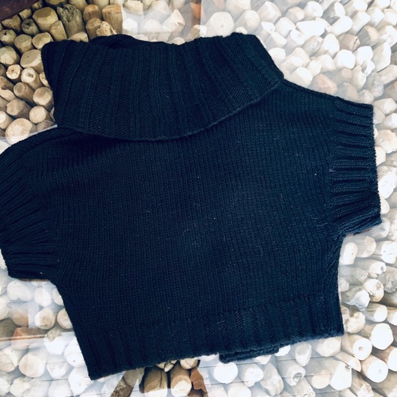 Robbi & Nikki Cropped Black Knit Shawl/Sweater - Picture 6 of 8